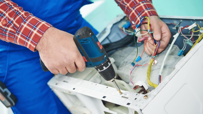 Mamak Daikin Daikin çamaşır makinesi kart tamiri – Su almama arızası orijinal parça ile giderildi. - Teknik servis örneği